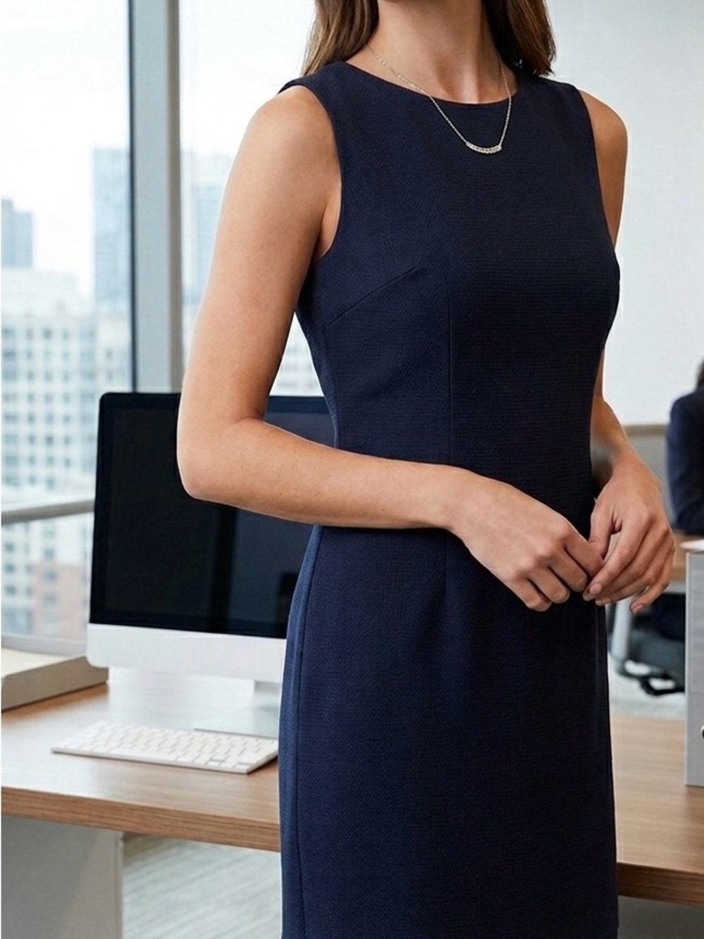 Tommy Hilfiger women’s Navy Blue Sleeveless Fit and MIDI Dress Size 4